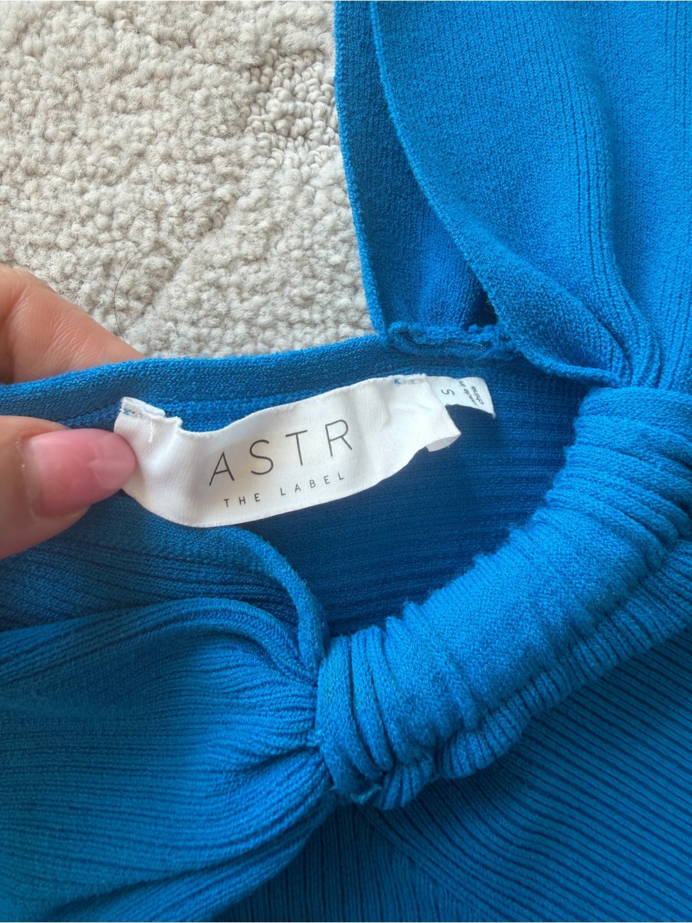 New ASTr the label Blue One-Shoulder Ribbed Tank Brie sweater top  sz L - Picture 7 of 9